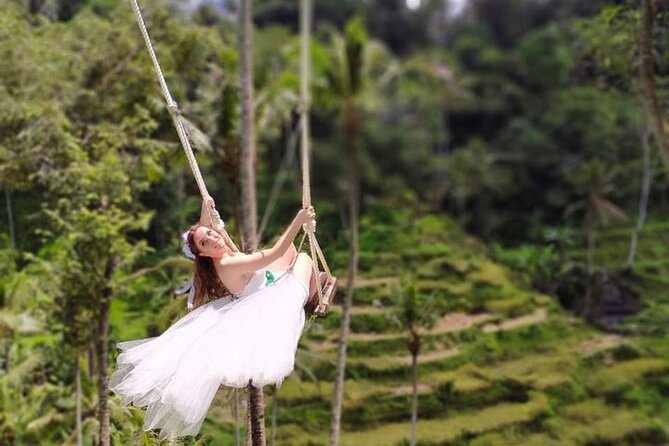 2-Day Experience Bali: Most Popular Tour - Day 1: Tegenungan Waterfall, Tirta Empul, and the Ubud culture-and-view flow