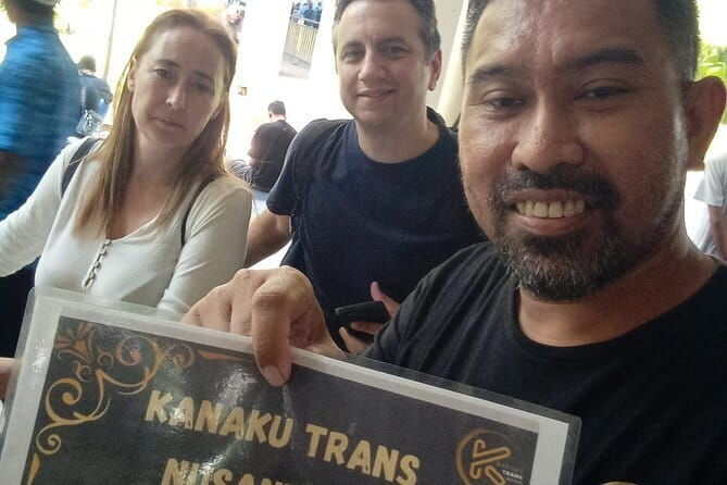 Airport Transfer Bali - Your Ride in Seminyak Comfort: AC, Bottled Water, and Space