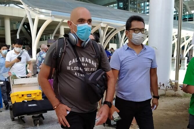 Airport Transfer Check in OR Check out Seminyak Area - Heading back to Bali Airport: lobby meeting and the 15-minute rule