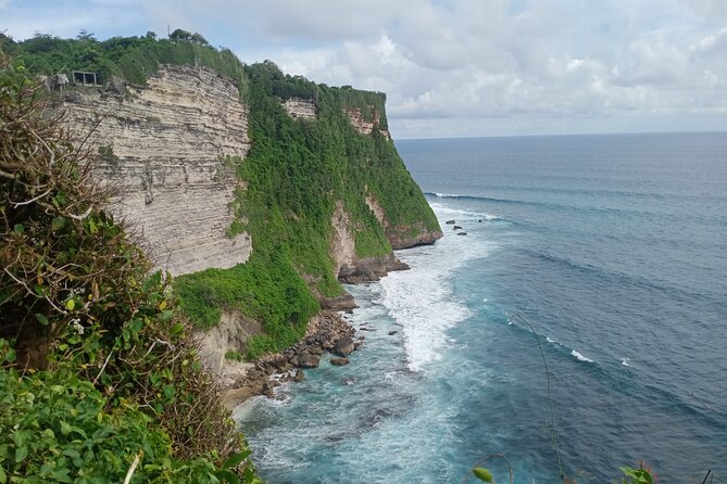 All Inclusive Kecak Dance and Uluwatu Temple Admission Ticket - What the guide actually does: more than just directions