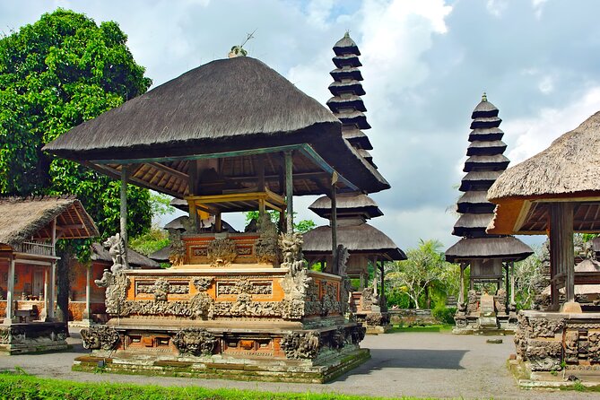 Amazing Tanah Lot and Uluwatu Temple Tour - Jimbaran seafood dinner: sunset atmosphere with a set-menu plan