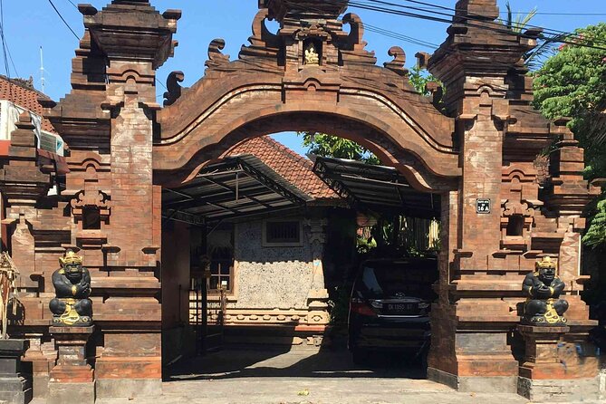 Backlanes and Hidden Sites: A Self-Guided Audio Tour in Seminyak - Starting at Grandmas Plus and using the VoiceMap code