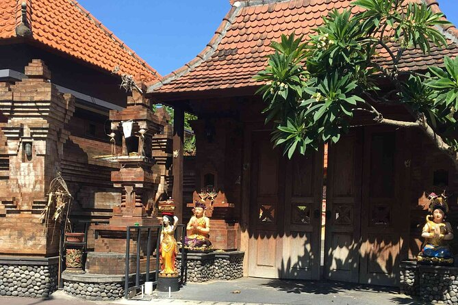 Backlanes and Hidden Sites: A Self-Guided Audio Tour in Seminyak - The Seminyak Beach to Petitenget Beach stretch: doors, statues, and plain-sight clues