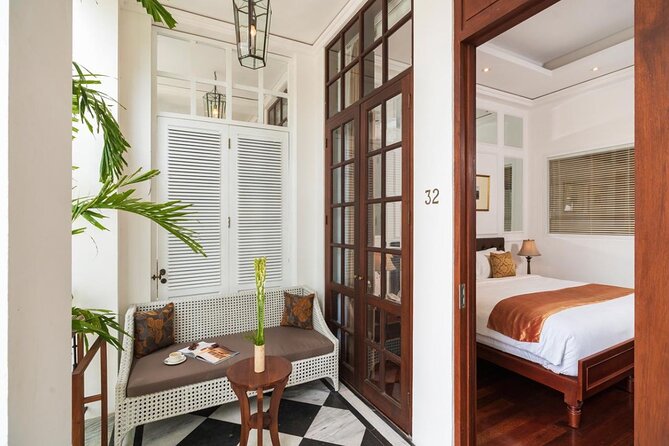 Bali: 5 Days All Inclusive - Romantic Honeymoon Package (Silver) - South Bali Day: Padang Padang, Melasti Ungasan, and Uluwatu Temple