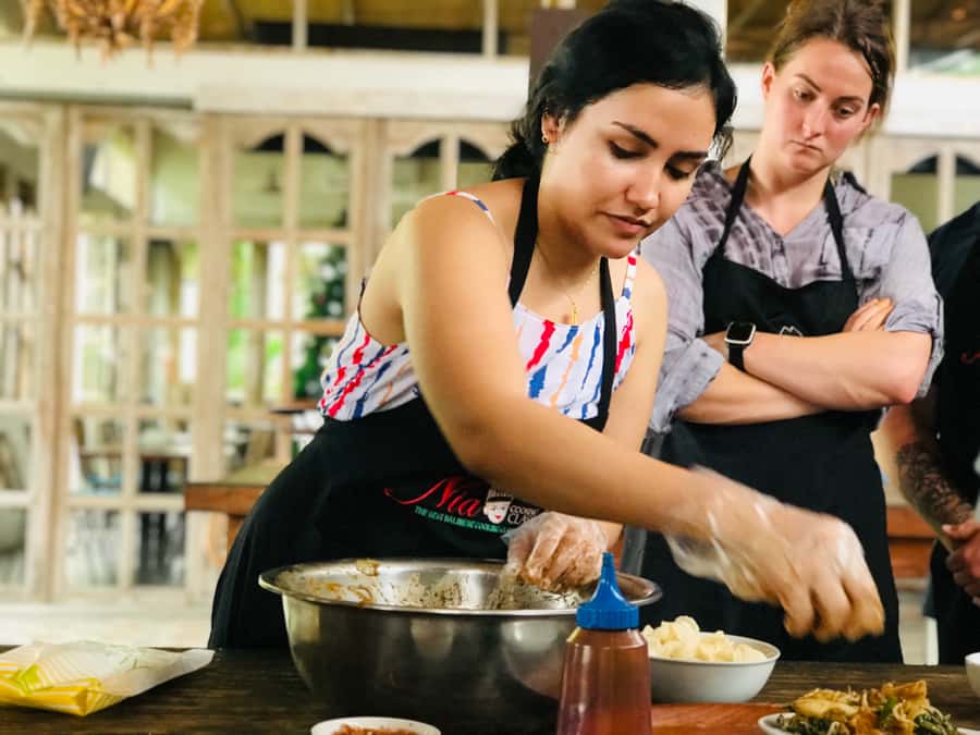 Bali: Balinese Cooking Class and Market Tour - Morning tea with Balinese cake: a small break that helps you focus