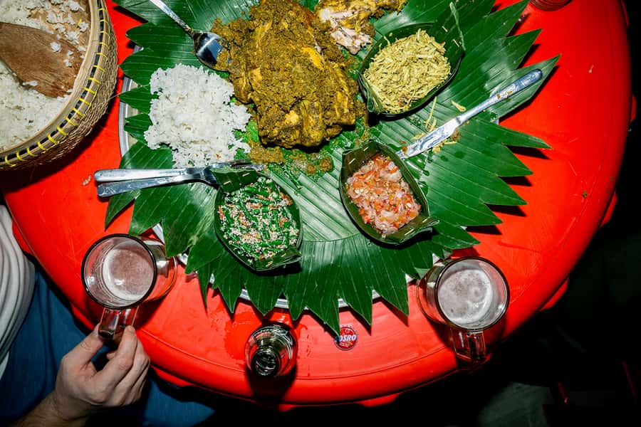 Bali: Bites Food Tour with over 15 Tastings - Badung Market finish: sweet ending and an easy exit