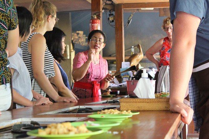 Bali Cooking Class Experience with All Inclusive - Lunch: eating the food you just made