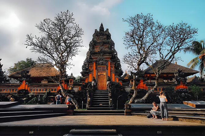Bali Cycling and Ubud Waterfall Tour - Sacred Monkey Forest Sanctuary: Famous Macaques With Real-World Rules