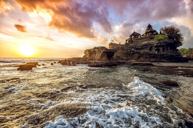 Bali Day Trip to Ubud Highlight Tour and Tanah Lot Temple - Sacred Monkey Forest Sanctuary: seeing temples and macaques without losing your cool