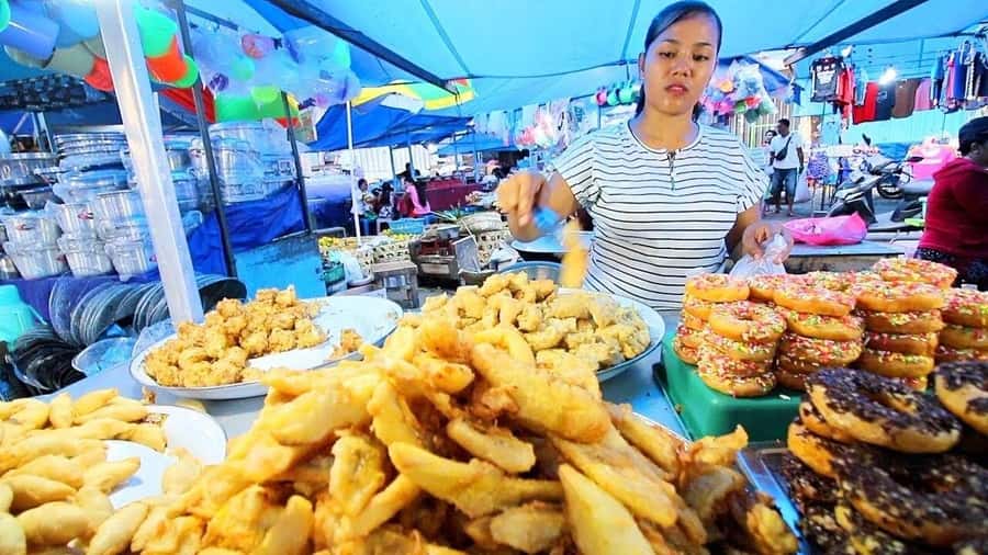 Bali: Denpasar Market Food Tour with 7 Tastings Must-Try - Kreneng Market: Where Breakfast Gets Serious