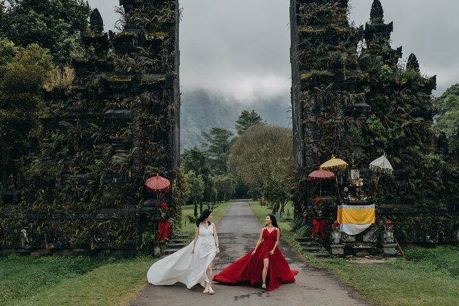 Bali Flying Dress VIP Ubud Photoshoot (Private with Professional Photographer) - Handara Iconic Gate: the big Bali gate shot
