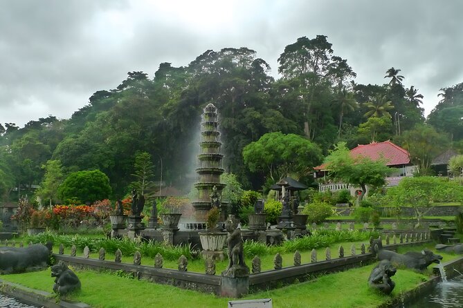 Bali Full-Day Car Charter: The Gates of Heaven Bali Tour - Lempuyang Temple, Gates of Heaven: the photo moment and temple etiquette