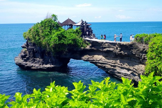Bali Highlight Tours - The value of a private AC car and an English-speaking driver