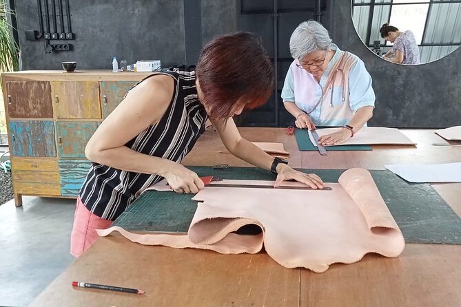 Bali Leather Craft Workshop - 6 hours ( canggu / seminyak) - The Setting in Practice: Calm Studio Energy