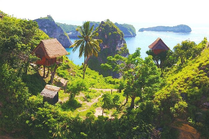 Bali-Nusa Penida. East Part. Private car. All-inclusive - Stop 2: Atuh Beach calm bay views from cliff walls