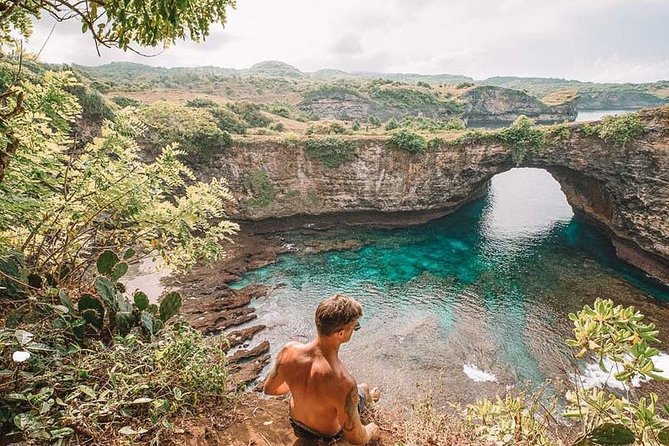 Bali-Nusa Penida. West Part. Private car. All-inclusive - Angel’s Billabong: cliff views with emerald-toned water
