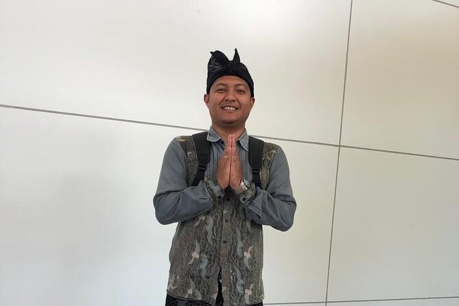 Bali Private Airport Pick up - Finding Your Driver at Denpasar: Name Sign Rules the Arrival Exit