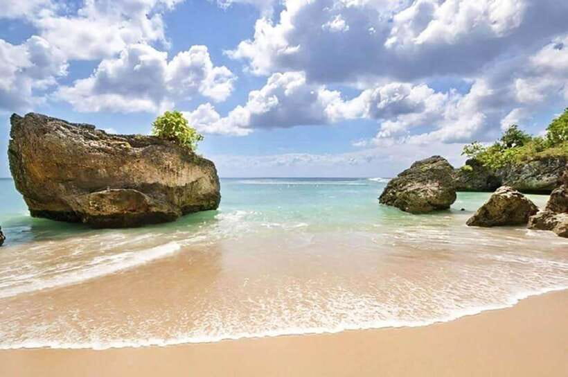 Bali: Private Custom Tours with Chauffeur - East Bali: Lempuyang Temple plus water gardens and Virgin Beach