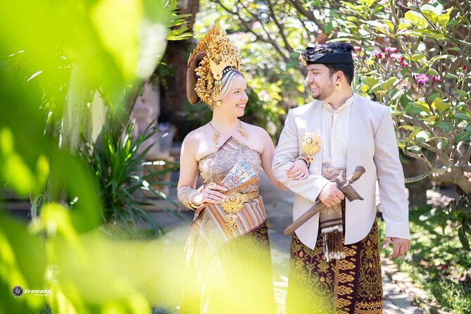 Bali Professional Photoshoot in Traditional Dress Outfit - The Photographer Direction: What Makes the Photos Look Right