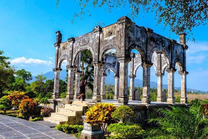 Bali Royal palaces (observe tour) - Charlie’s Chocolate Factory: A Sweet End With Playful Set Pieces