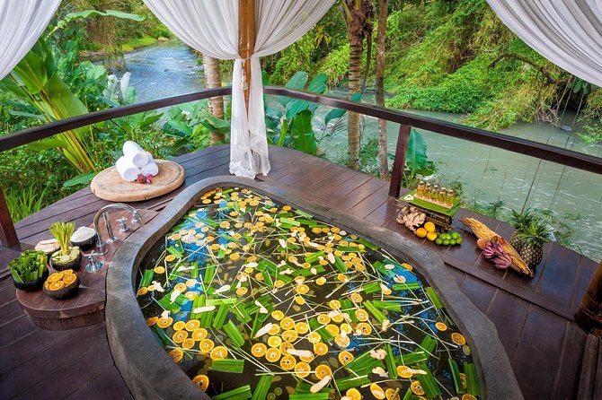 Bali's Spiritual Pillars - Uluwatu Temple Tour - Sunset strategy: when photos turn into memories