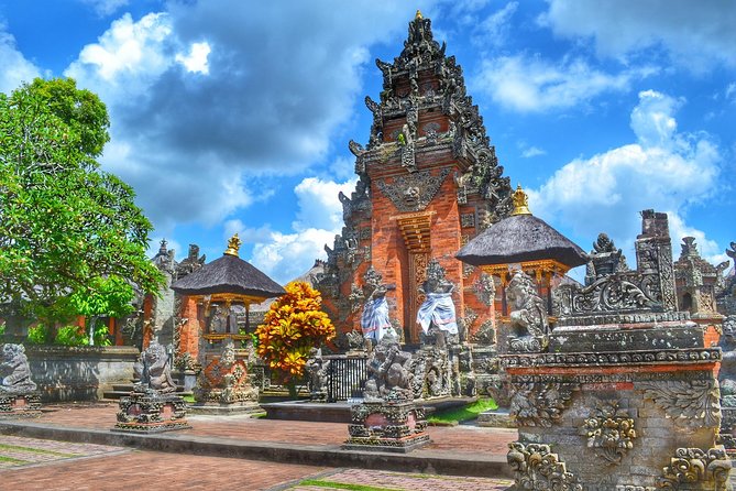 Bali Shore Excursions Cruise Dock In Bali - Stop 1: Sari Amerta Batik Collection and Hand-Weaving Time
