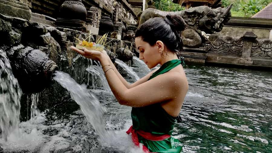 Bali: Tarot, Oracle Reading, and Cleansing Tirta Empul Trip - Tirta Empul holy spring cleansing: what you should expect
