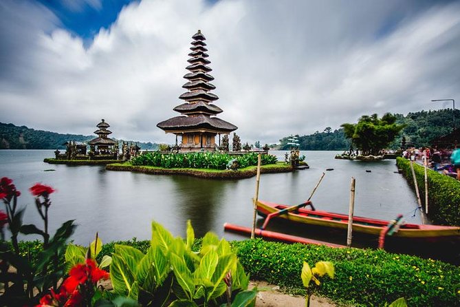 Bali Watching Dolphin at Lovina Beach & aling aling waterfall - Why Lovina at sunrise is worth the very early start