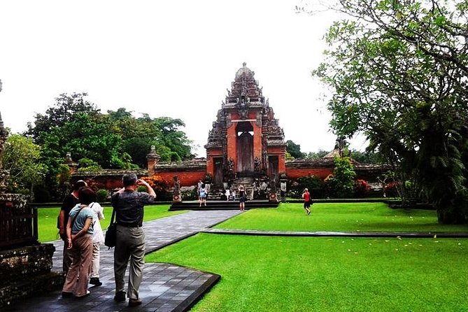Best Bali Package Tour: 4 Days with Airport or Hotel Transfer - Arrival Day: Airport Landing, Padang Padang, Uluwatu, and a Jimbaran Seafood Dinner