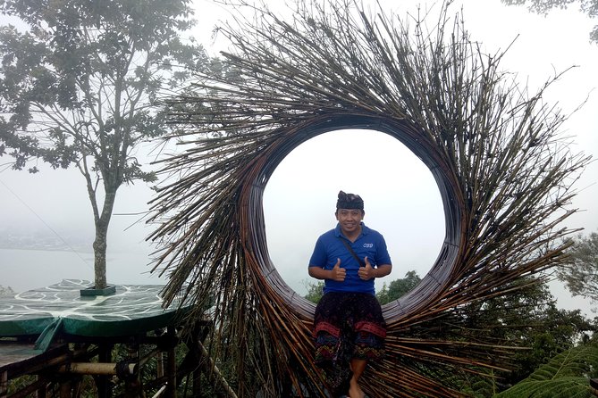 Best of North Bali: Banyumala Waterfall, Handara Gate and Temple - Ulun Danu Bratan Temple: lakeside views at Bedugul