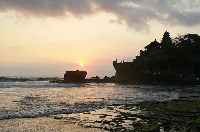 Bratan Temple, Banyumala Twin Waterfall, Jatiluwih Rice terrace and Tanah Lot - Getting the most out of the 9-10 hour schedule