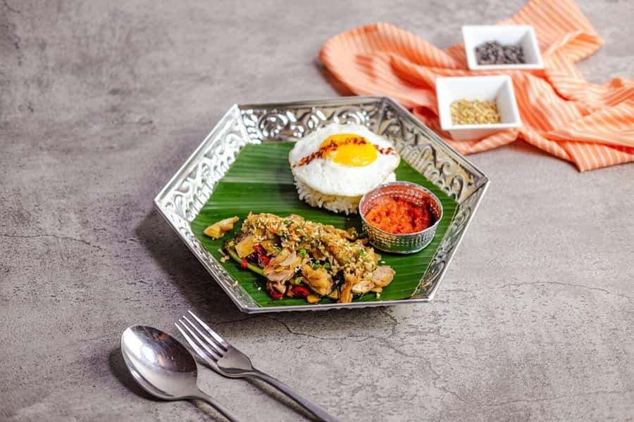 Canggu: Paed Thai Cuisine Restaurant Dining Experience - Service that actually helps: seating, pacing, and the staff names to know