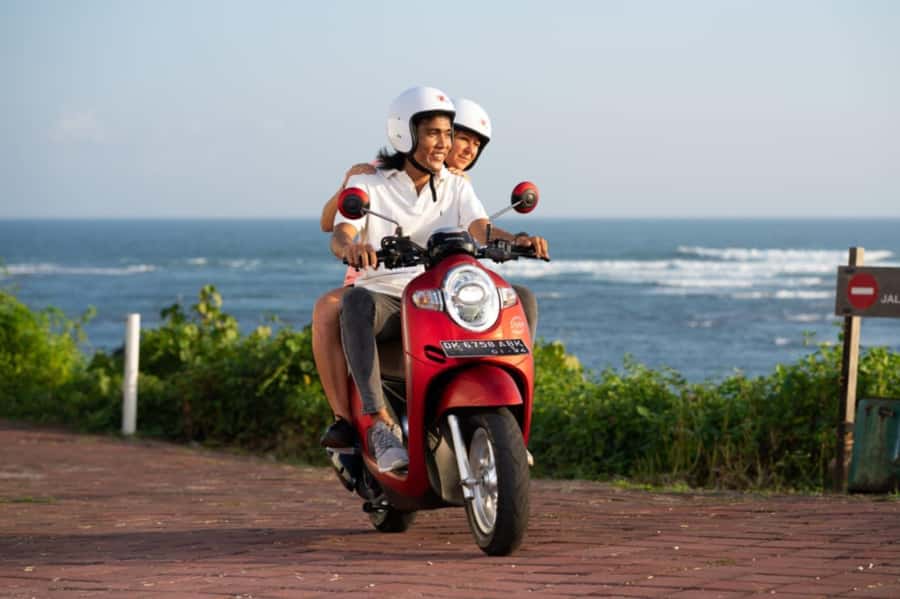 Canggu: Scooter Lesson with Professional Instructor - From a quiet village street to safer road habits