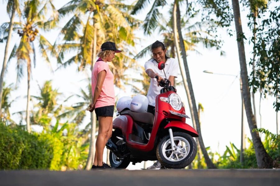 Canggu: Scooter Lesson with Professional Instructor - What to bring so you feel comfortable (and don’t slow down the lesson)