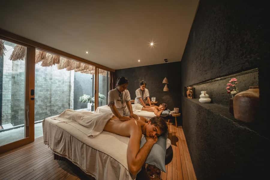 Canggu: Spa and Bath Experiences at Svaha Spa Nelayan - The Scrub-to-Bath Part: Chocolate, Coconut, Milk, Bubbles, Flowers, Fruit