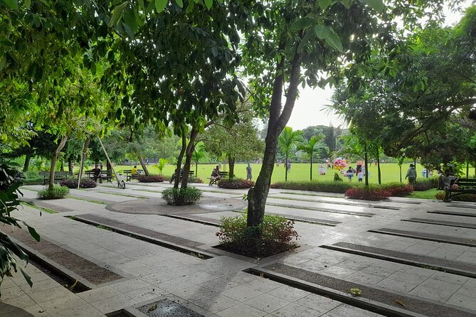 Denpasar City Tour - Bali Art Center (Taman Budaya): woodcarving, modern art, and architecture