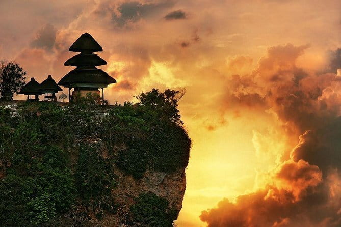 English and Japanese Speaking Local Bali Driver - Weather and rainy-season strategy: how to keep the day on track