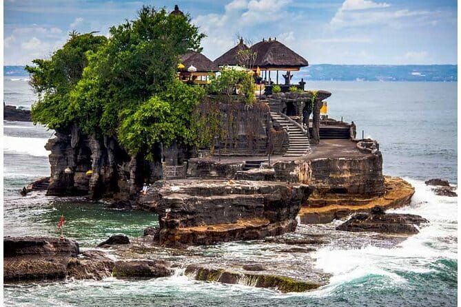Full Day All Inclusive Tanah Lot and Uluwatu Sunset Tour - Uluwatu Temple on a 70-meter cliff: the sunset part you came for
