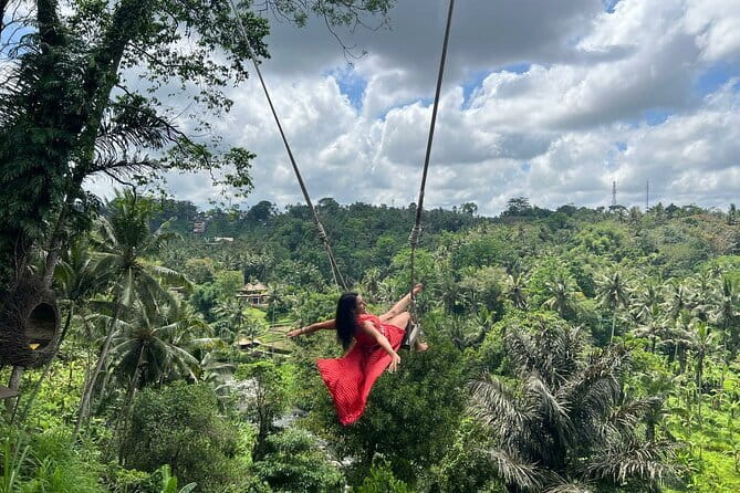Full Day Private Tour from Tegenungan Waterfall to Tanah Lot - Tanah Lot Temple: timing the rock, the sea, and the sunset mood