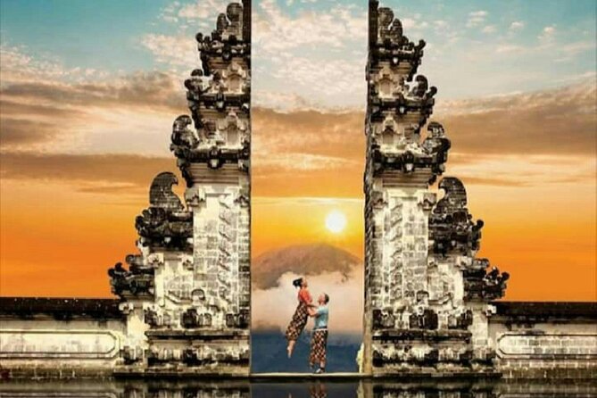 Gate Of Heaven Highligt Private Fullday Tour - Tirta Gangga Magical Water Palace: holy water and ornamental fish