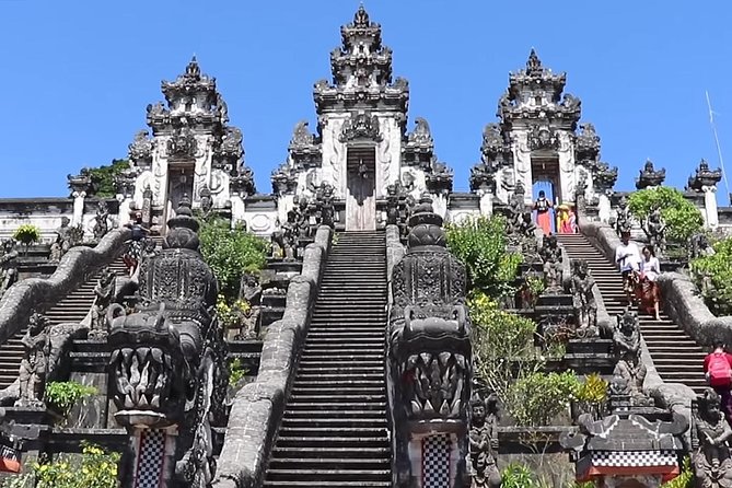 Gate of Heaven With Blue Lagoon Beach Tours - Tirta Gangga: the royal water garden break