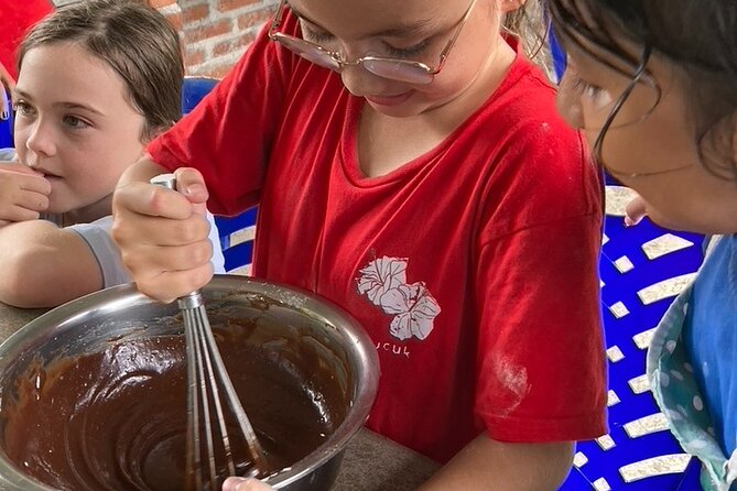 Kerobokan Pastry Class for Kids and Families - Decoration and tasting: making it look good is part of the learning