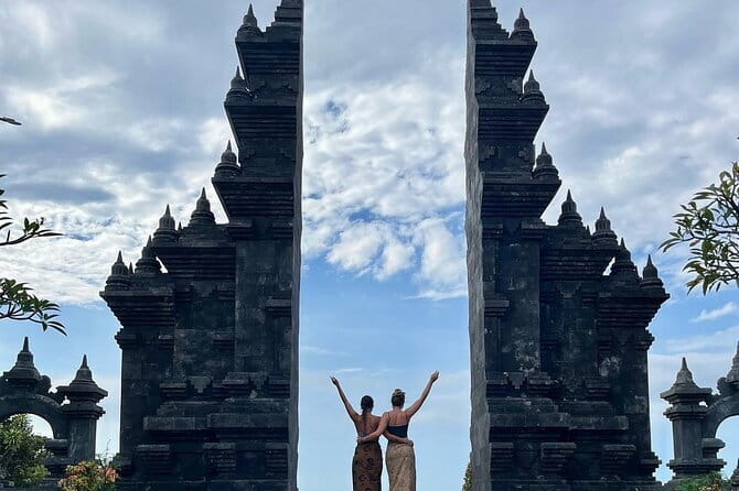 North Bali highlights: Buddhist temple, Waterfall & hot spring - Key highlights at a glance