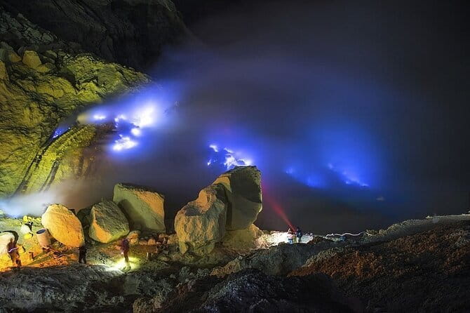 North Bali highlights: Buddhist temple, Waterfall & hot spring - Banjar Hot Springs: when a thermal dip beats pool time