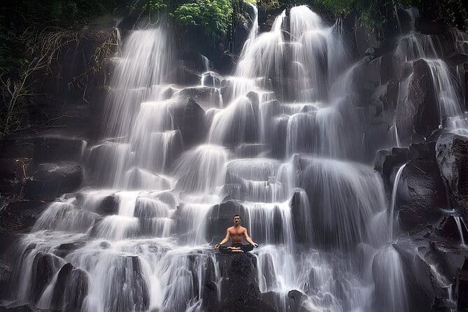 North Bali highlights: Buddhist temple, Waterfall & hot spring - Timing, pacing, and what to pack for the day