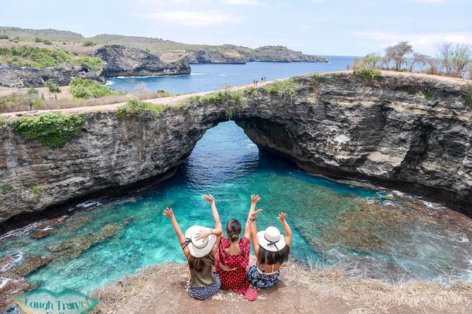 Nusa Penida Instagram Tour: Legendary Spots (Private & All-Inclusive) - Broken Beach: the archway that creates the effect