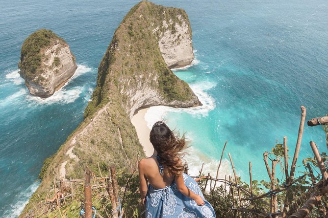 ️ Nusa Penida Instagram Tour: The Most Famous Spots (Private All-Inclusive) - Atuh Beach: White sand, arch views, and cliff scenery