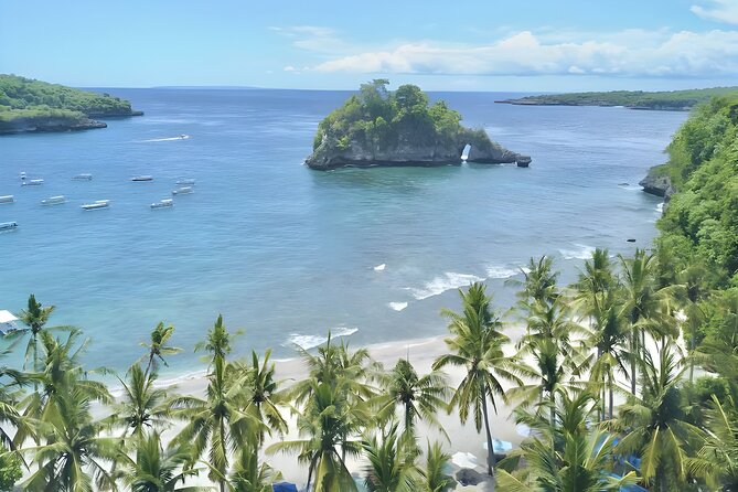 Nusa Penida Island Beach Tour - Departure From Bali Island - Crystal Bay: Secluded Cove Energy and a 200-Metre Sand Stretch