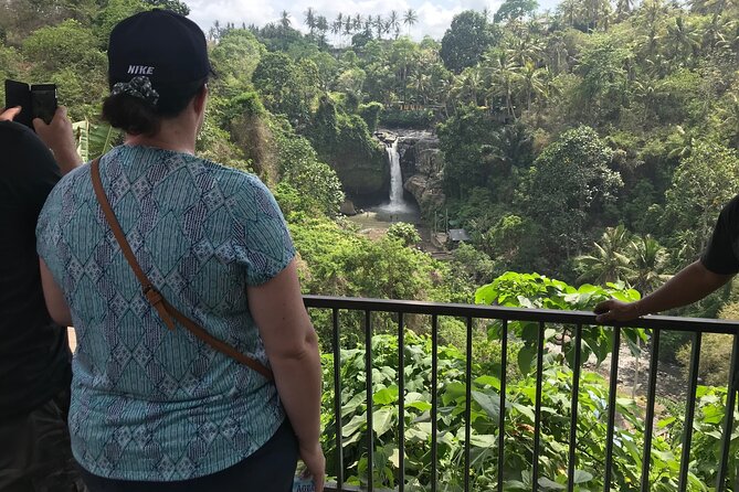 Private Full Day Tour to Ubud Highlights with Giant Swing - Tirta Empul Temple: watching purification at a bubbling spring