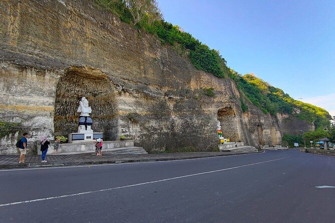 Private Half Day Nusa Dua Village All-Inclusive Tour - Garuda Wisnu Kencana (GWK): Culture Park + Big, Bold Scale